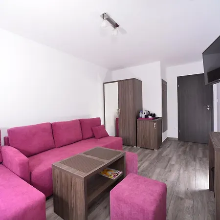 홈스테이 Jodlowa 6 코워브제크